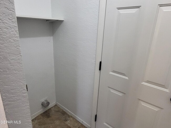 Building Photo - 1001 Shawnee Ln