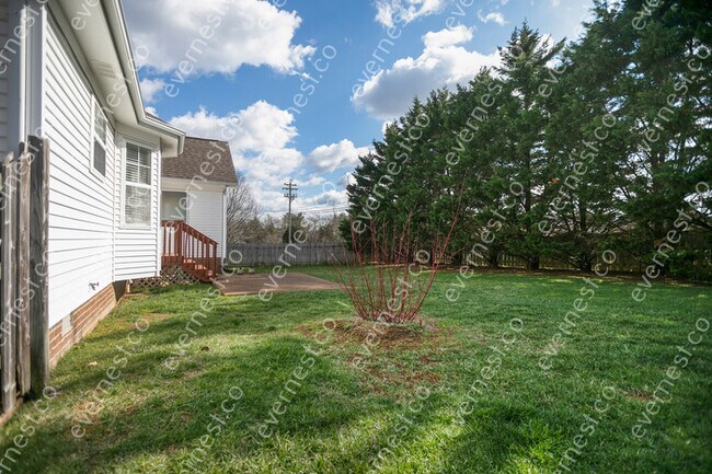 Building Photo - 1105 McDonough Cir