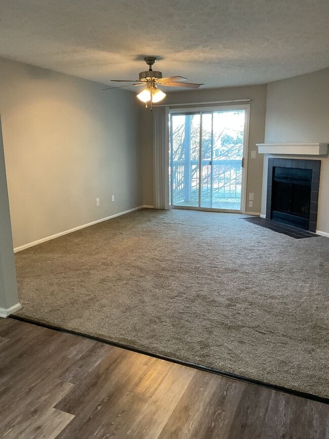 Building Photo - LOOK AND LEASE SPECIAL! MOVE IN FEBRUARY RECEIVE MARCH RENT FREE!