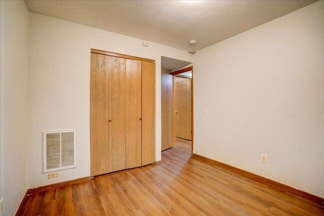 Building Photo - 58 Sunfish Ct