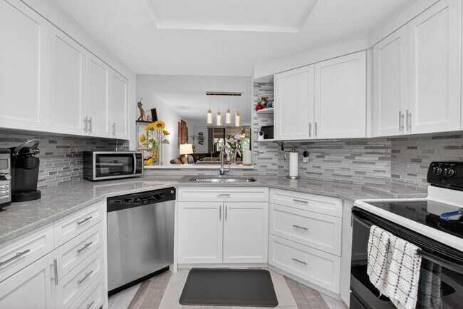 Building Photo - 7254 Clunie Pl