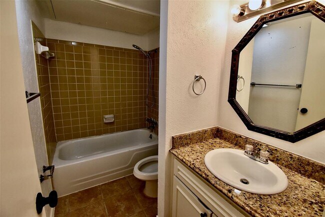 Building Photo - 4810 McKinney Ave