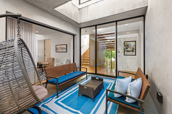 Building Photo - 623 N Edinburgh Ave