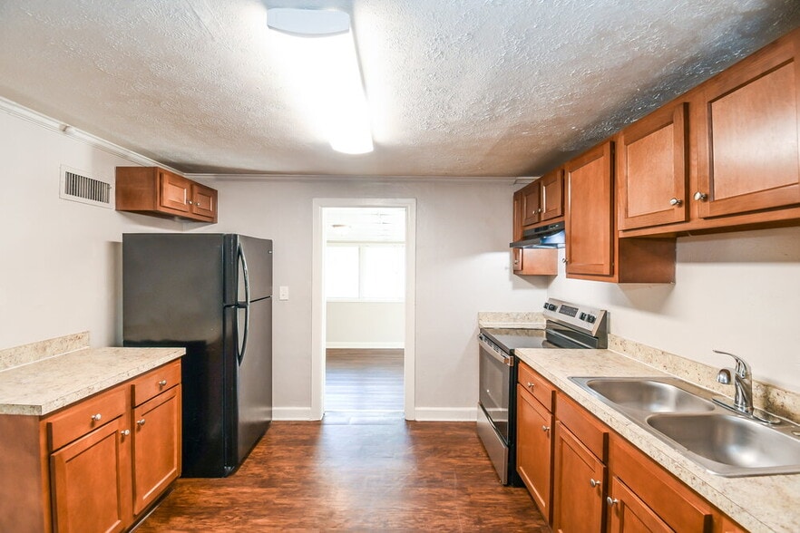 Building Photo - 10513 Suomi St