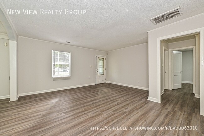 Building Photo - 301 Seldon Dr