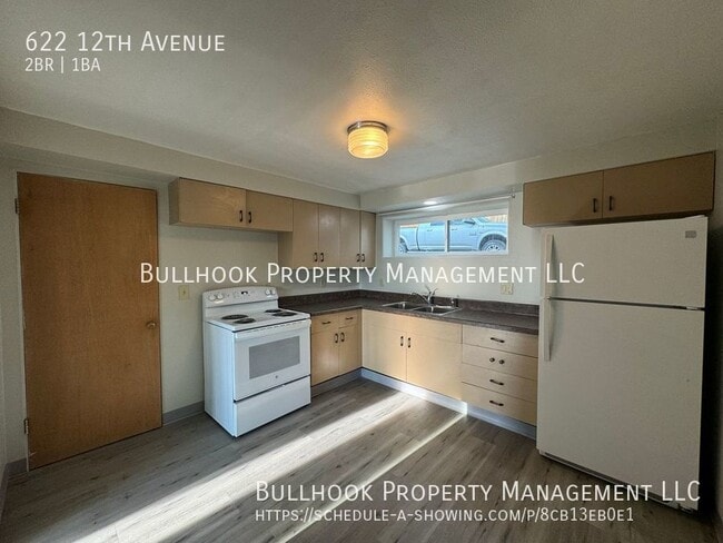 Building Photo - 622 12th Ave