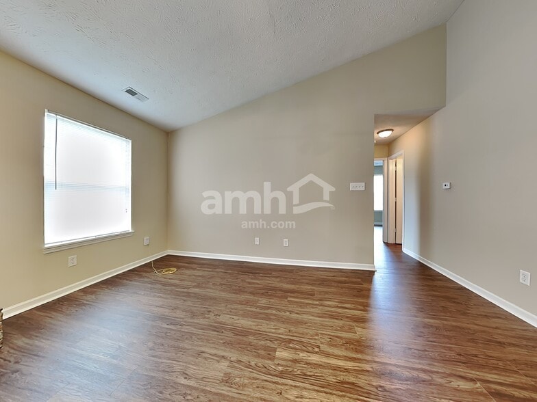 Building Photo - 408 N Shore Ct