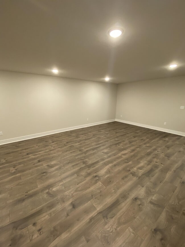 Building Photo - W218N16014 Tiger Lily Dr