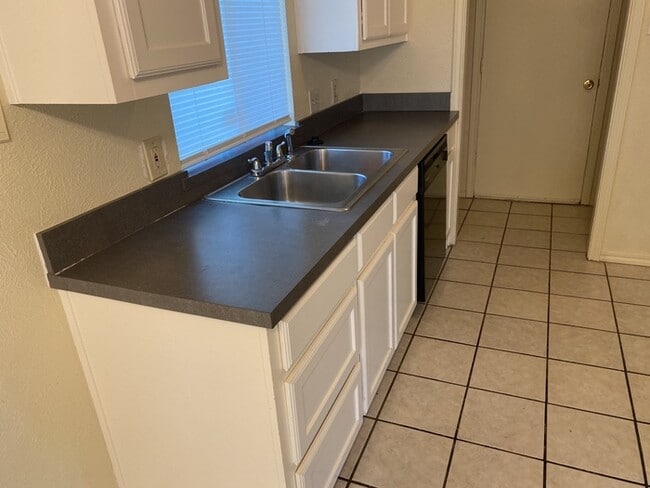 Building Photo - Arlington 3/2.5/2 duplex coming soon.