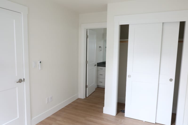 Building Photo - 12911 SE Ridgecrest Rd