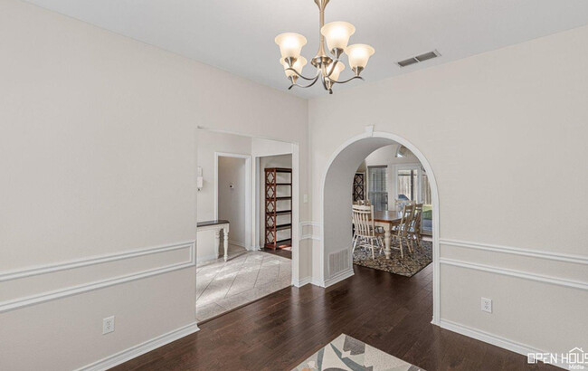 Building Photo - 3506 Rugby Ln