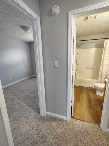 Building Photo - 12 Duiguid Dr