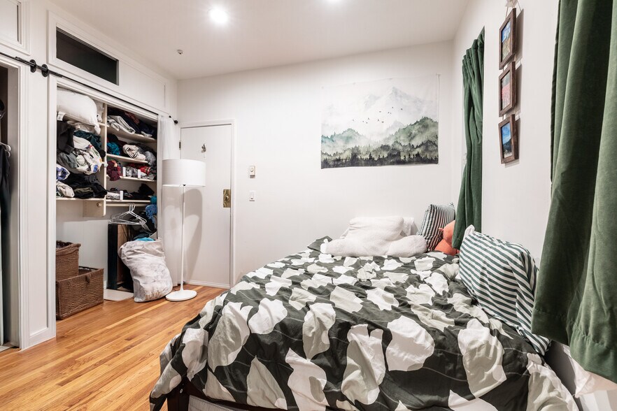 Unit 4 - 35 Westland Ave