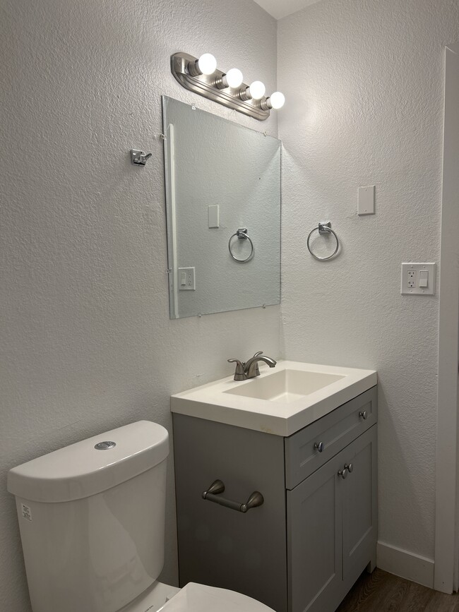 Building Photo - 2222 W Campbell Ave