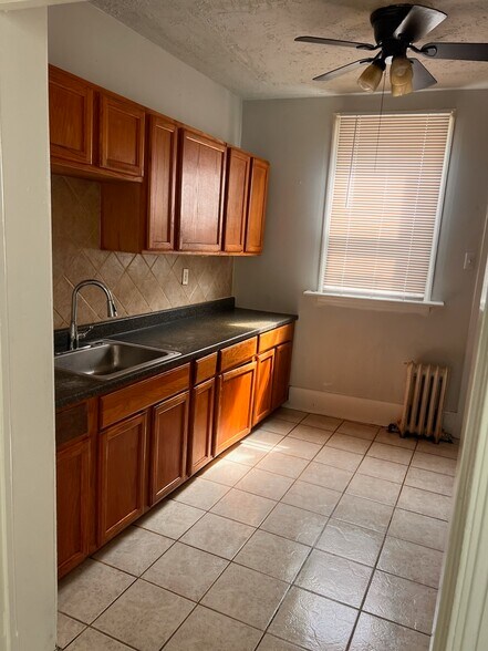 Building Photo - 3647 Frankford Ave