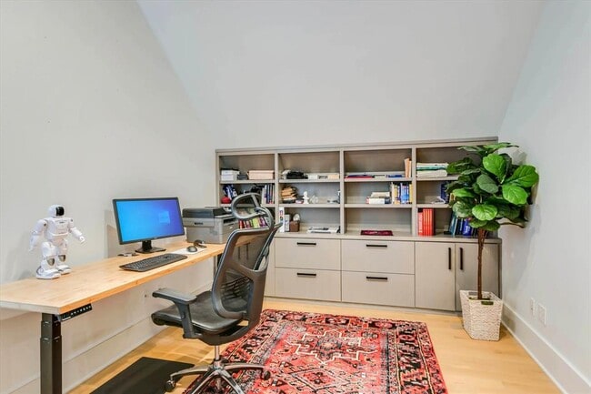 Building Photo - 4914 Rollingwood Dr