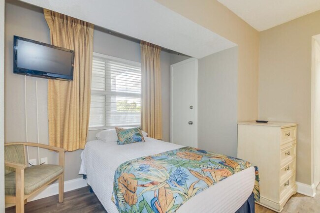 Building Photo - 1700 N Ocean Blvd