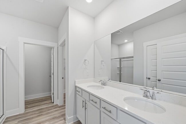 Building Photo - 1085 Hayward Lp