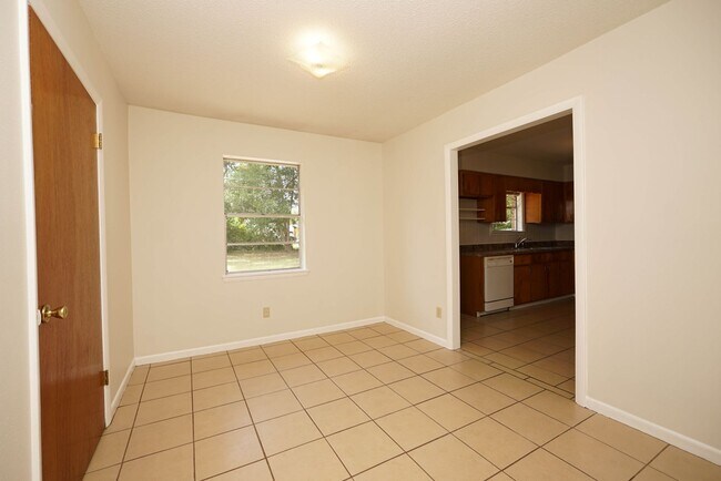 Building Photo - 260 Glenview Ave