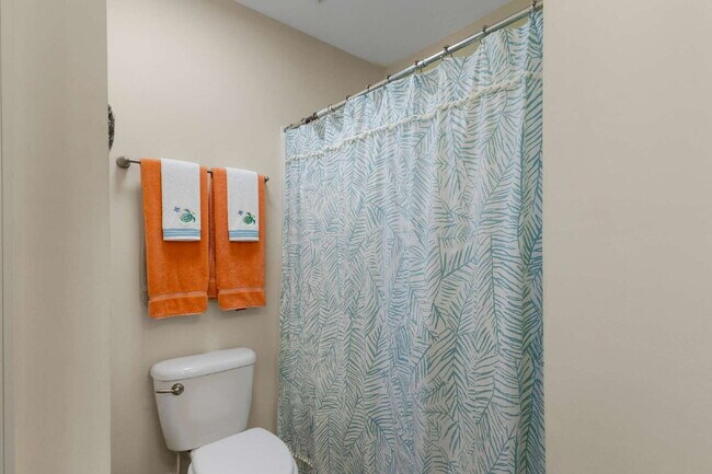Building Photo - Coastal Comfort Awaits: Spacious 3-Bed, 3-Bath Townhouse in Surf City!