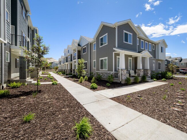 Building Photo - Wau-15083 S Reins Way Bluffdale, UT 84065