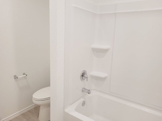 Building Photo - 2024 4-bed Home in Bulverde