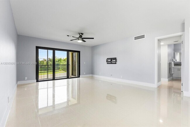 Building Photo - 16451 Blatt Blvd
