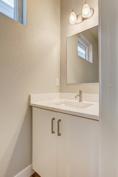 Building Photo - 829 Cherokee Dr