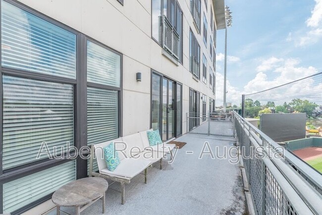 Building Photo - 111 Railroad Ave