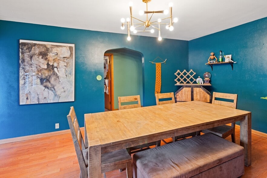 Building Photo - 1109 E Flint St