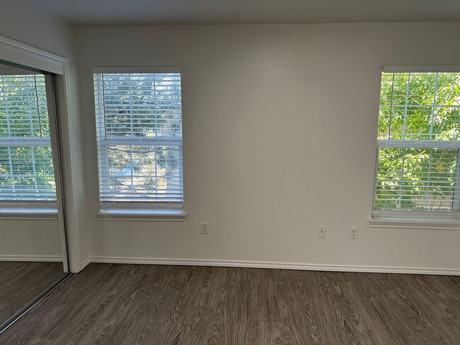 Building Photo - Remodeled 2-Bedroom/2-Bath Apartment