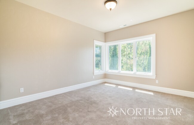 Building Photo - Executive Custom Home with River View on Acreage in West Linn