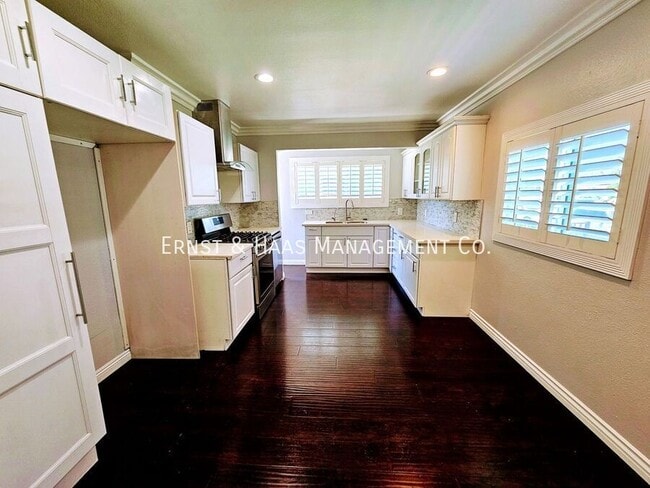 Building Photo - 5012 N Bentree Cir