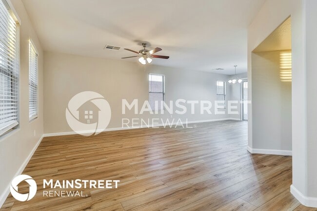 Building Photo - 3117 E Harrison St