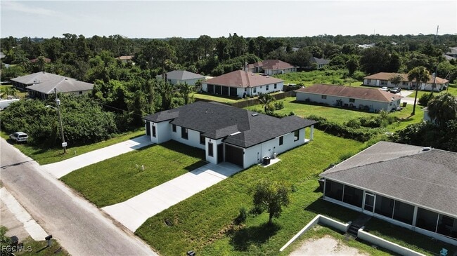 Building Photo - 121 Ichabod Ave