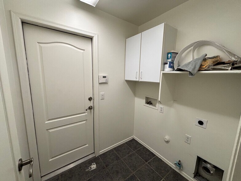 Building Photo - 10500 E Carolina Willow Ln