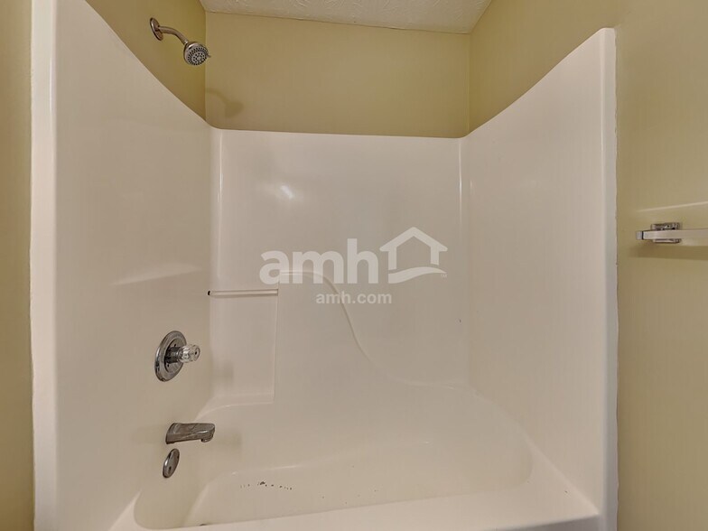 Building Photo - 3177 Bridle Run Dr