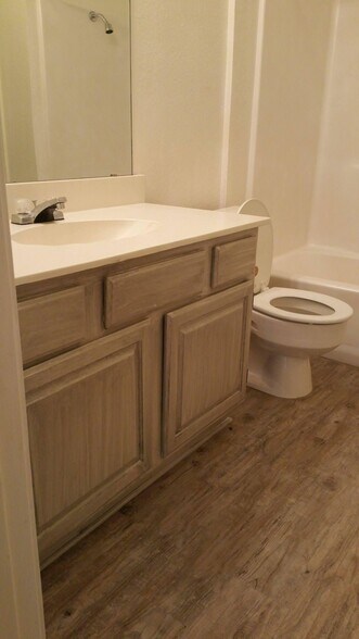 Building Photo - 1717 Dynasty Dr