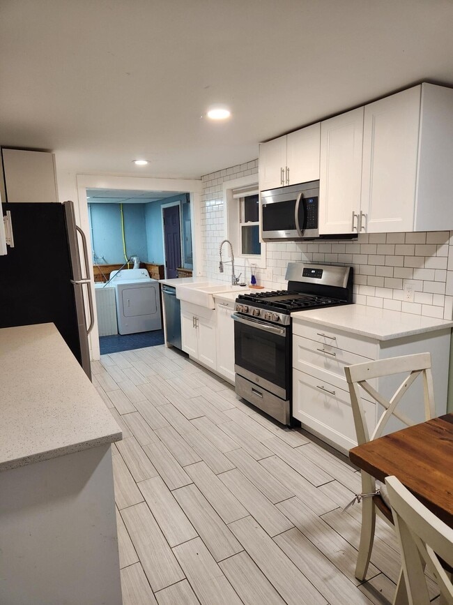 Building Photo - 9350 Whitall Ln