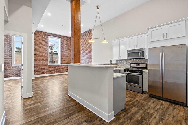 Building Photo - 6200 Hudson Ave