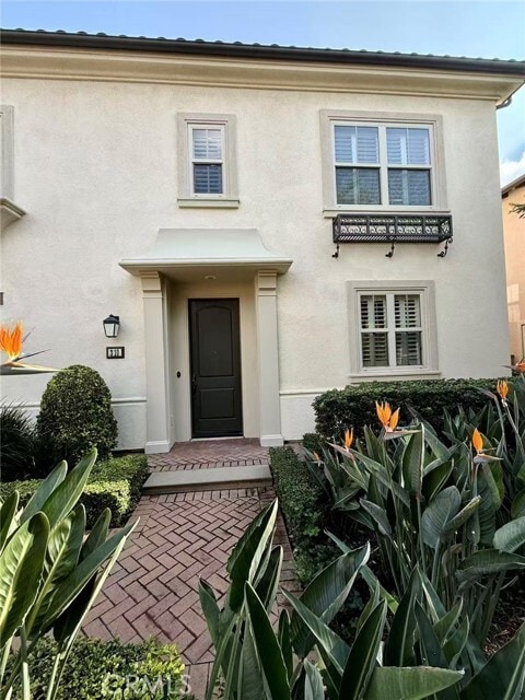 Building Photo - 310 Bronze