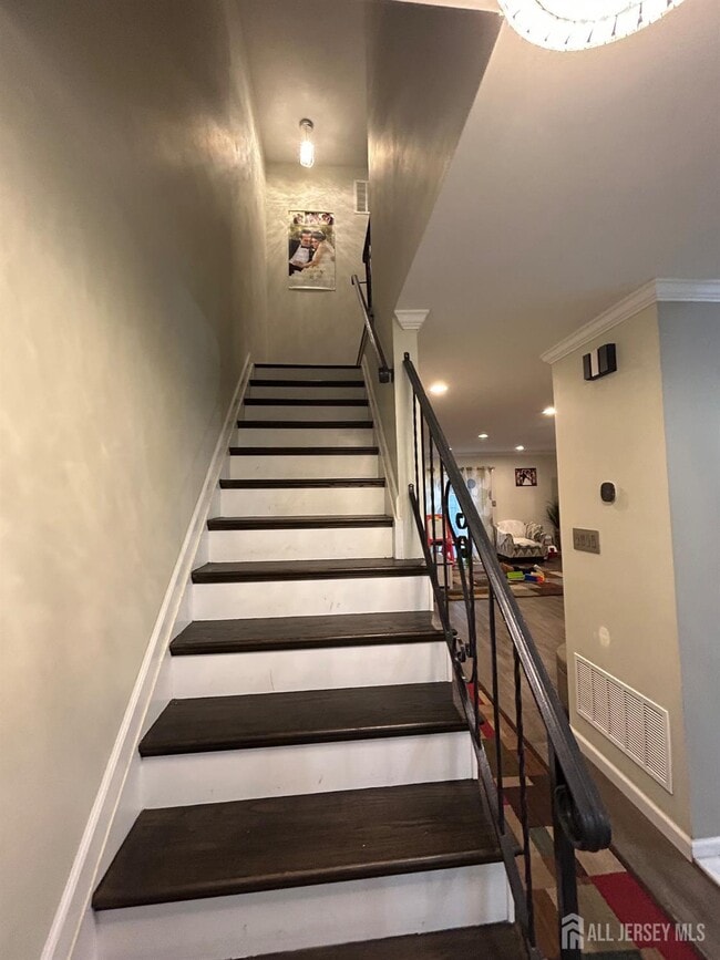 Building Photo - 42 Townsend Dr