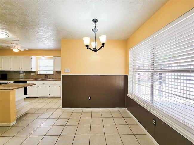Building Photo - 16614 Cairnway Dr