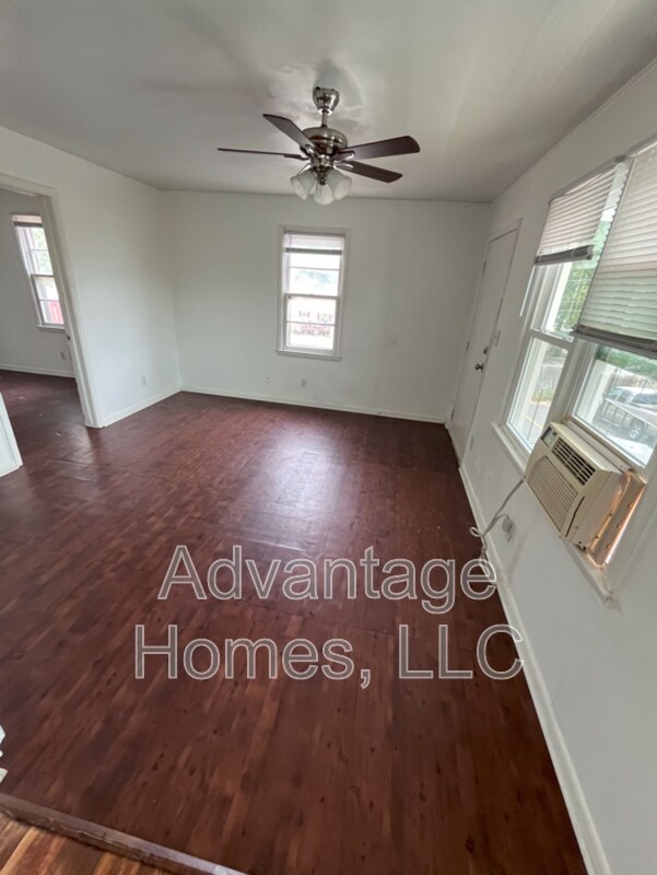 Building Photo - 1007 N Scott Ave