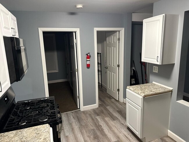 Building Photo - 12005 S La Salle St