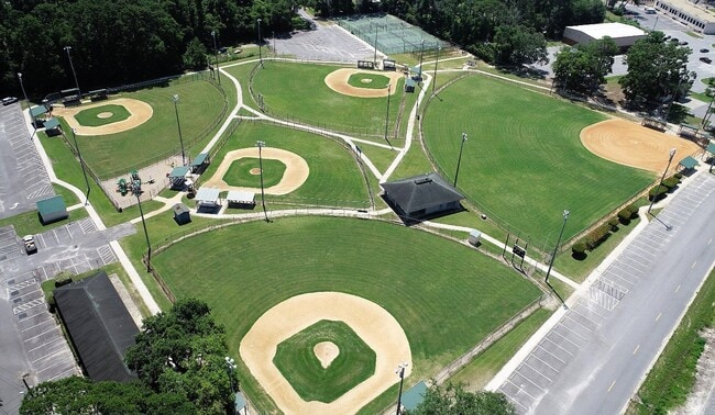 Building Photo - 1007 Autumns Wood Cir E