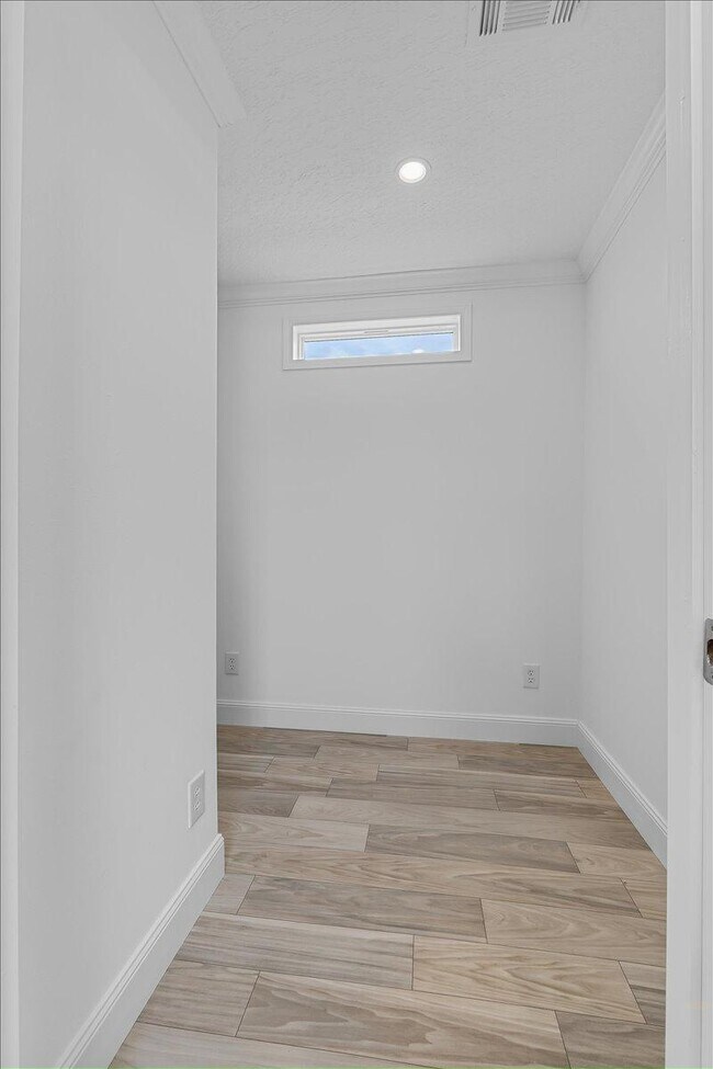 Building Photo - 38 Betty Dr