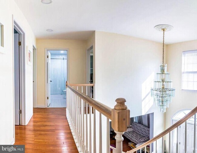 Building Photo - 113 N Stone Ridge Dr