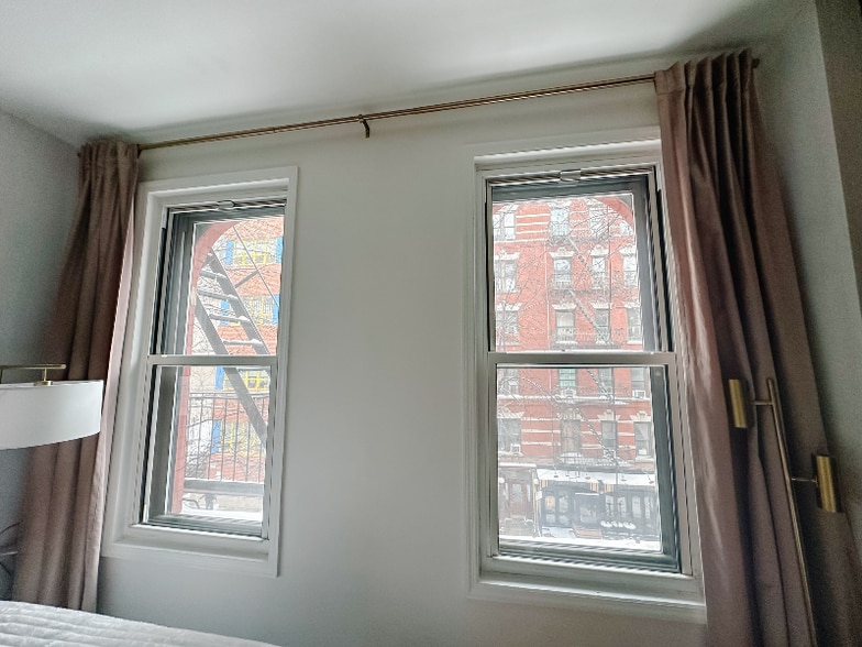 Building Photo - 331 E 92nd St