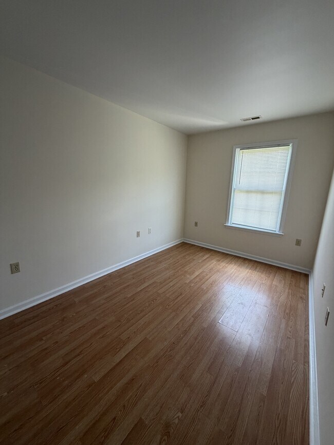 Building Photo - 808 Hammond St
